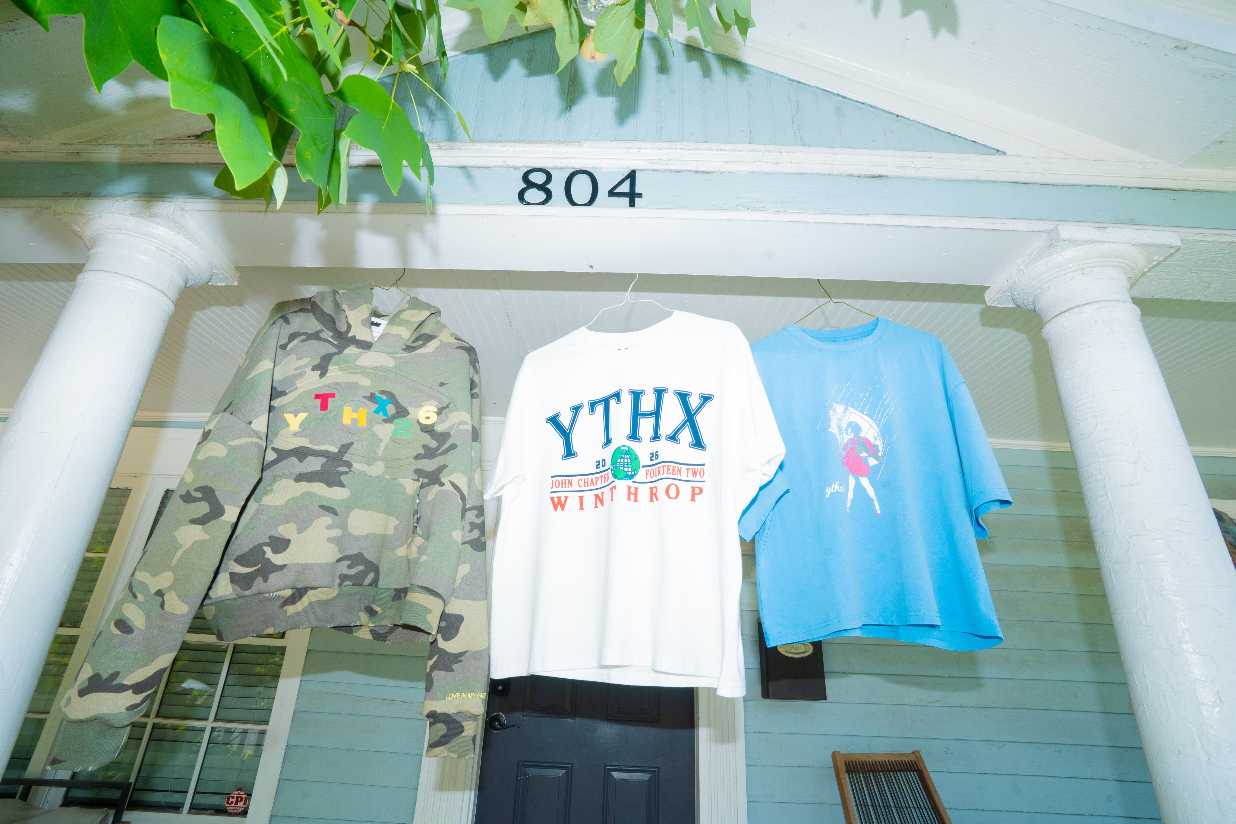 YTHX_26_MERCH_GROUP-01094.jpg